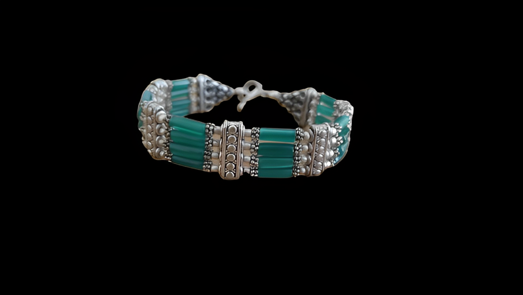 Beaded bracelet (green salli)